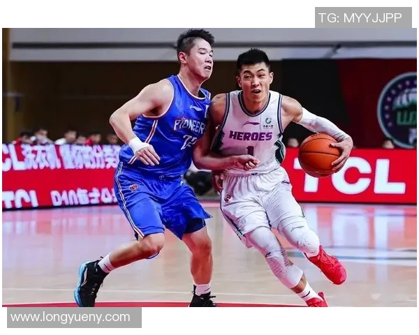 伯顿与布拉德福的激烈对决谁能在赛场上笑到最后